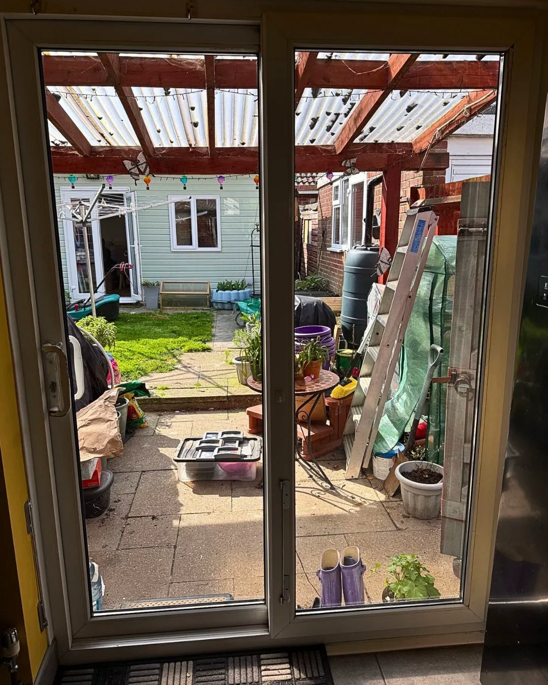 uPVC sliding patio door in Hampshire before Restoration Glazing repaired it