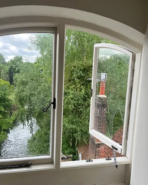 Before and after — wooden sash replacement in Basingstoke, by Restoration Glazing